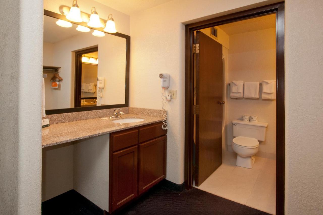 Quality Inn Stadium Area Green Bay Exterior foto